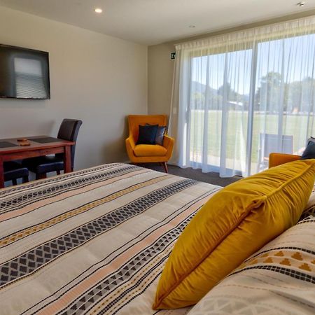 Annies On Milford Motel Te Anau Eksteriør billede